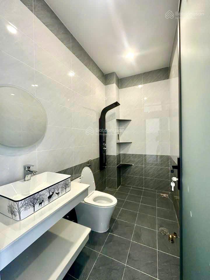 Nhà tân an, thủ dầu một thông ra 3 trục đường chình, 1 trệt 3 phòng ngủ sân trước sau