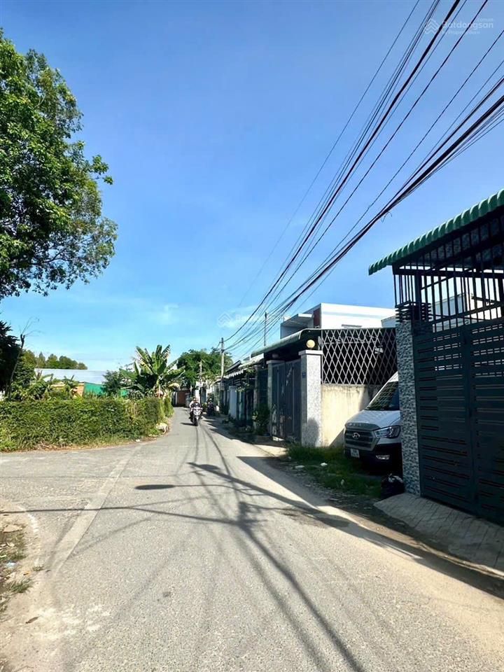 Nhà tân an, thủ dầu một thông ra 3 trục đường chình, 1 trệt 3 phòng ngủ sân trước sau