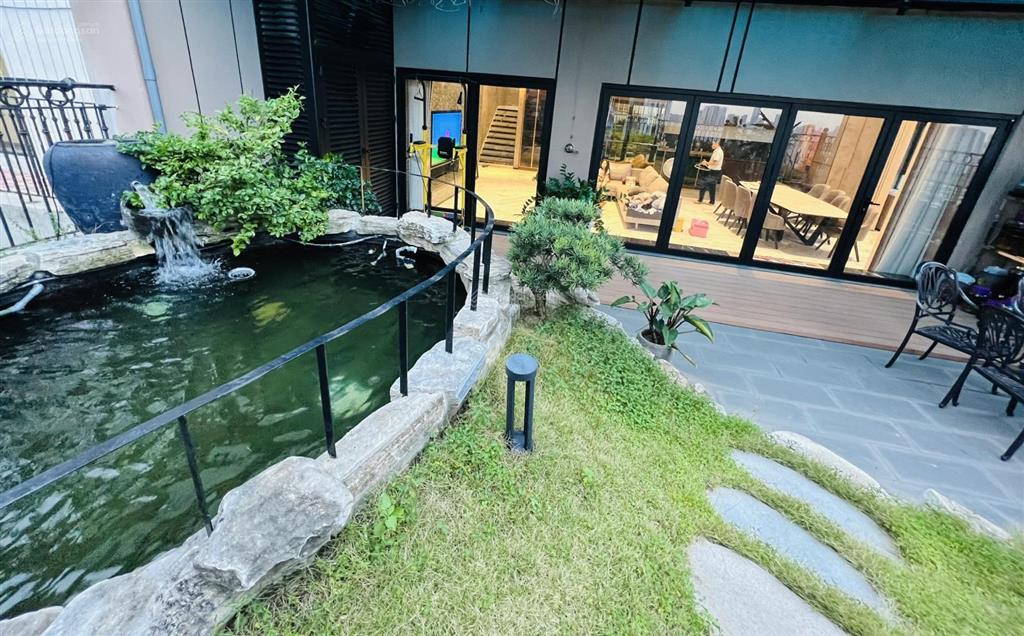 0368 973 *** penhouse siêu đẳng cấp trên không dt 301.5m2, 5 ngủ, 6vs, nội thất châu âu. sẵn sổ