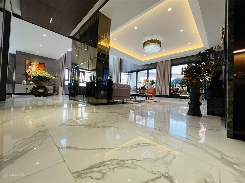 0368 973 *** penhouse siêu đẳng cấp trên không dt 301.5m2, 5 ngủ, 6vs, nội thất châu âu. sẵn sổ