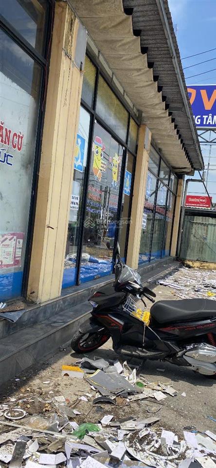 Cho thuê mặt bằng kinh doanh mặt tiền đường phạm hùng  hơn 400m²