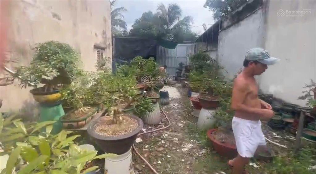 Đất hxh, ra đường đặng thúc vịnh chỉ 100m.