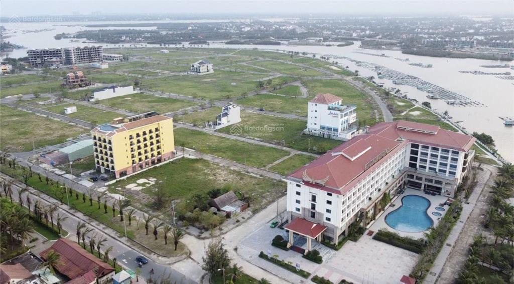 Lô 3mt  sát biển cửa đại, hội an  villa/khách sạn