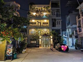 Không gian sống chuẩn resort giữa quận 5, nhà 5 tầng thang máy mới đẹp, ngang gần 8m, chỉ 19.5 tỷ