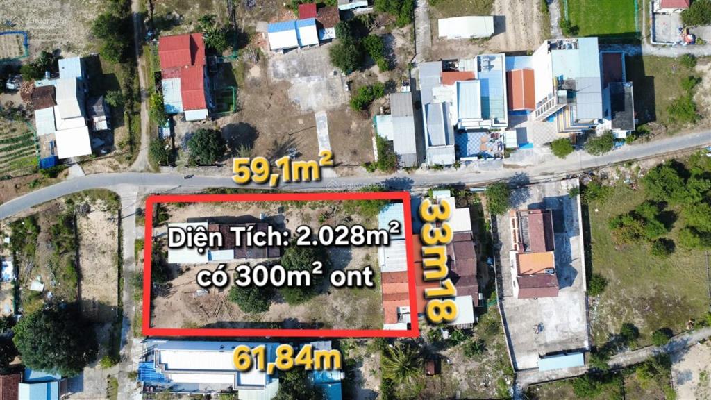 Bán lô đất kim cương dt 2028m2 đẹp nhất biển bình dương .