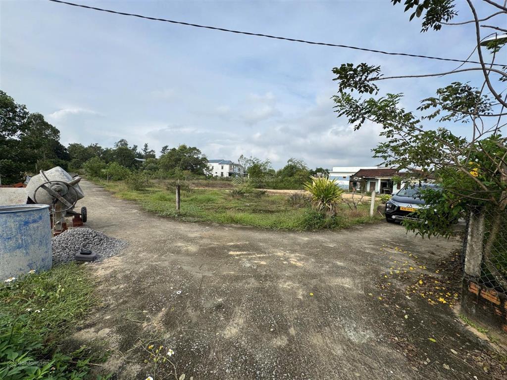 Chủ thân quen gửi lô đất bình dương 1400m2, cách biển 700m. vị trí đẹp giá tốt