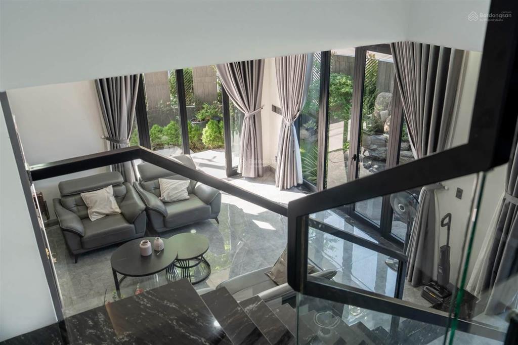 Cho thuê villa 2 mặt tiền khu đảo vip hòa xuân view pháo hoa siêu đẹp