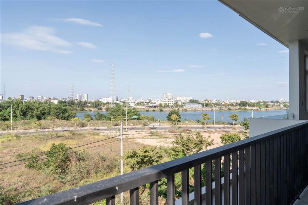 Cho thuê villa 2 mặt tiền khu đảo vip hòa xuân view pháo hoa siêu đẹp