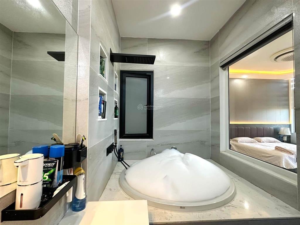 Cho thuê villa 2 mặt tiền khu đảo vip hòa xuân view pháo hoa siêu đẹp