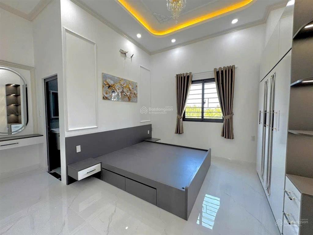 Bán nhà 1 trệt 1 lầu tân cổ điển 3pn,3wc. dt 100m2 tại mỹ phong, tp mỹ tho. giá 2,760 triệu