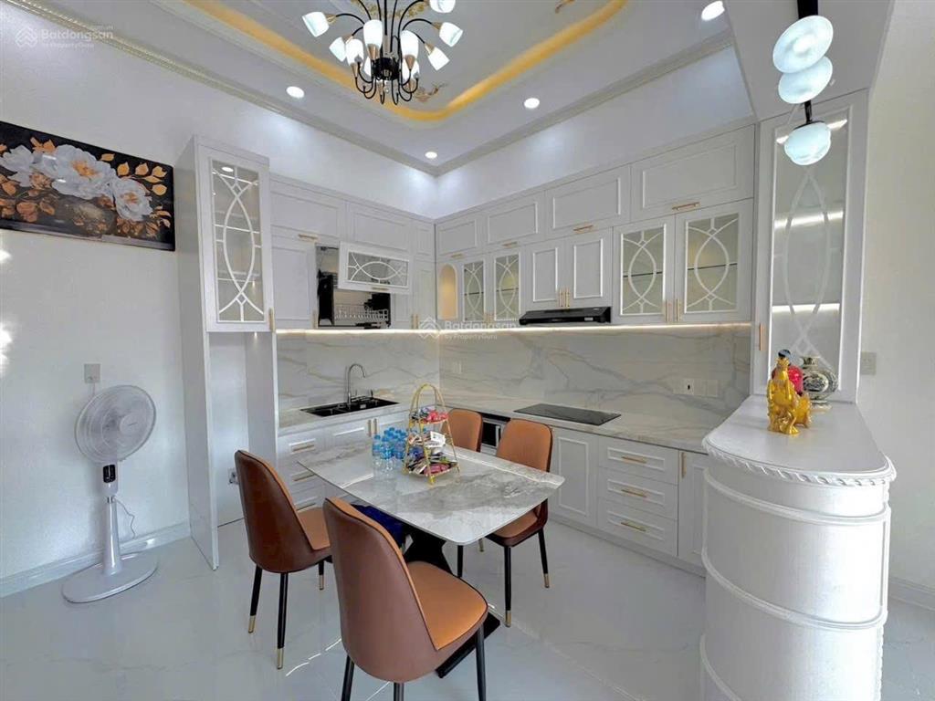 Bán nhà 1 trệt 1 lầu tân cổ điển 3pn,3wc. dt 100m2 tại mỹ phong, tp mỹ tho. giá 2,760 triệu