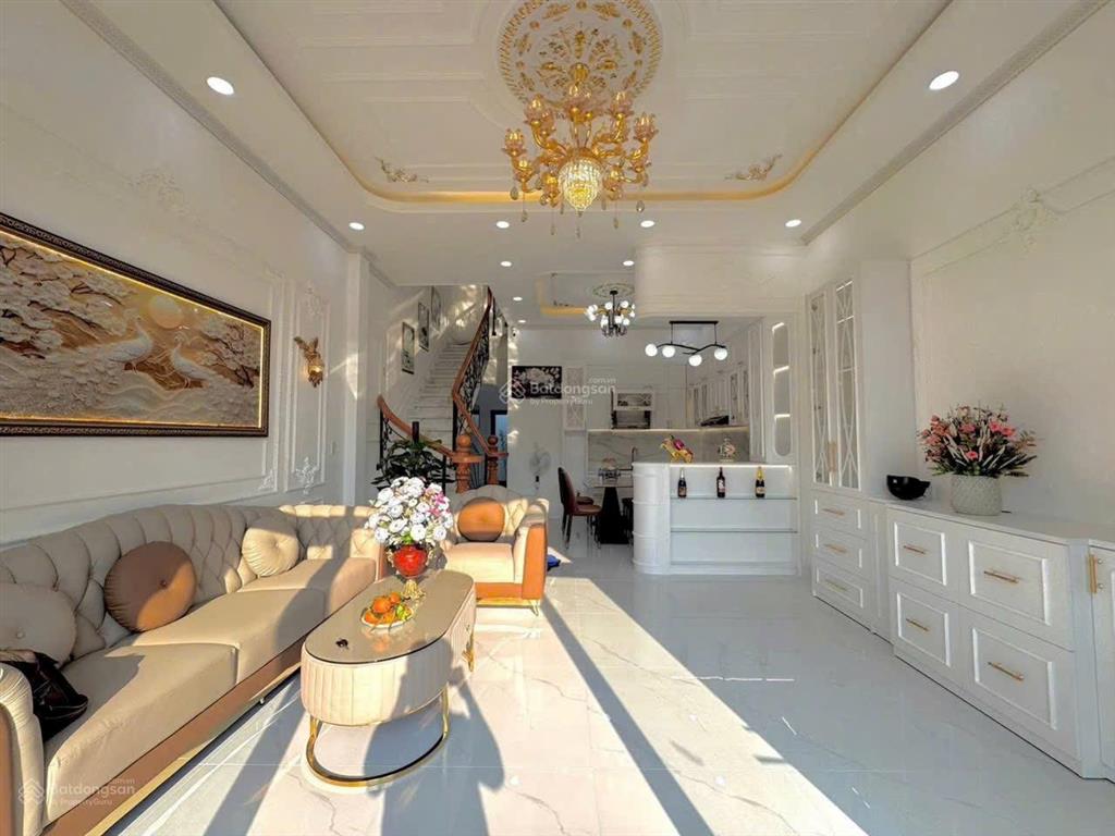 Bán nhà 1 trệt 1 lầu tân cổ điển 3pn,3wc. dt 100m2 tại mỹ phong, tp mỹ tho. giá 2,760 triệu