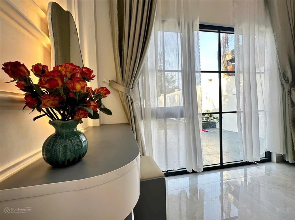 Bán nhà mới xây tân cổ điển đẹp ko tỳ vết thuộc mỹ phong, tp mỹ tho. gần 200m2. giá chỉ 3 tỷ 190 tr
