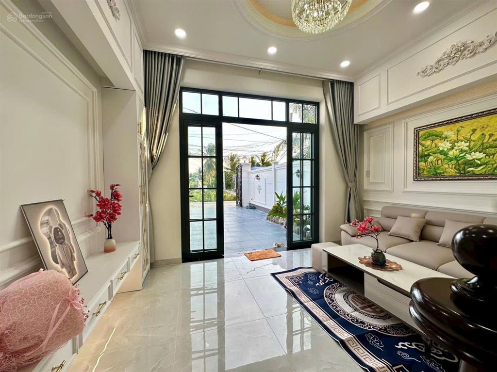 Bán nhà mới xây tân cổ điển đẹp ko tỳ vết thuộc mỹ phong, tp mỹ tho. gần 200m2. giá chỉ 3 tỷ 190 tr
