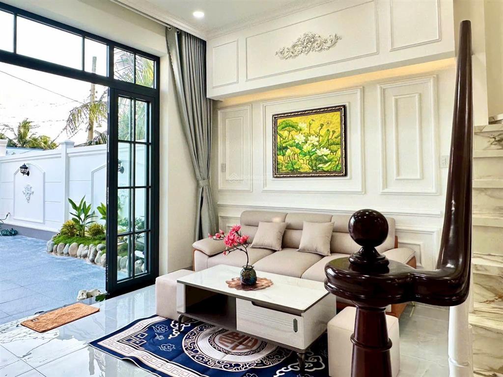 Bán nhà mới xây tân cổ điển đẹp ko tỳ vết thuộc mỹ phong, tp mỹ tho. gần 200m2. giá chỉ 3 tỷ 190 tr