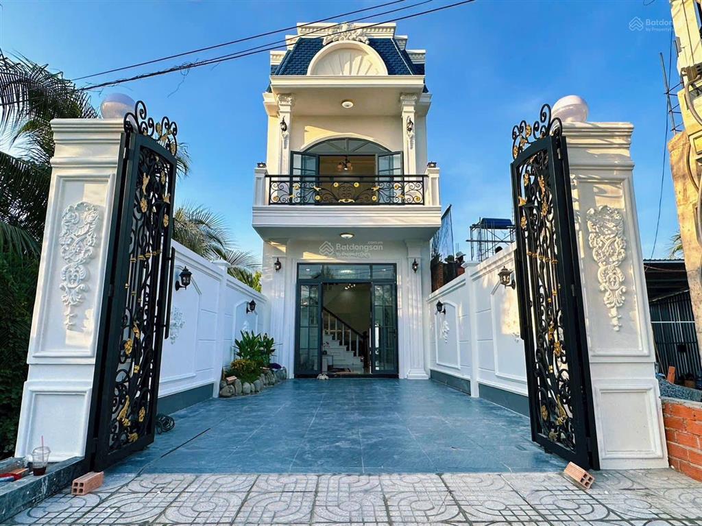 Bán nhà mới xây tân cổ điển đẹp ko tỳ vết thuộc mỹ phong, tp mỹ tho. gần 200m2. giá chỉ 3 tỷ 190 tr