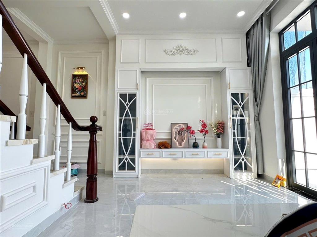 Bán nhà mới xây tân cổ điển đẹp ko tỳ vết thuộc mỹ phong, tp mỹ tho. gần 200m2. giá chỉ 3 tỷ 190 tr