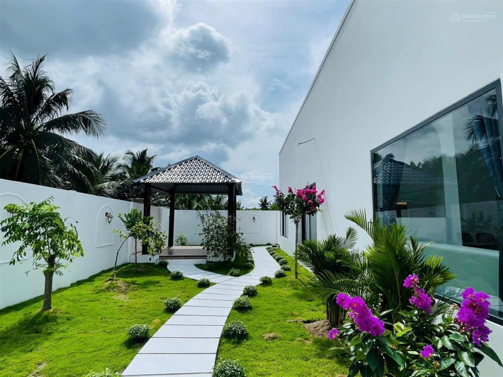 Bán nhà sân vườn rộng 326m2 thuộc mỹ phong, tp mỹ tho. nghĩ dưỡng