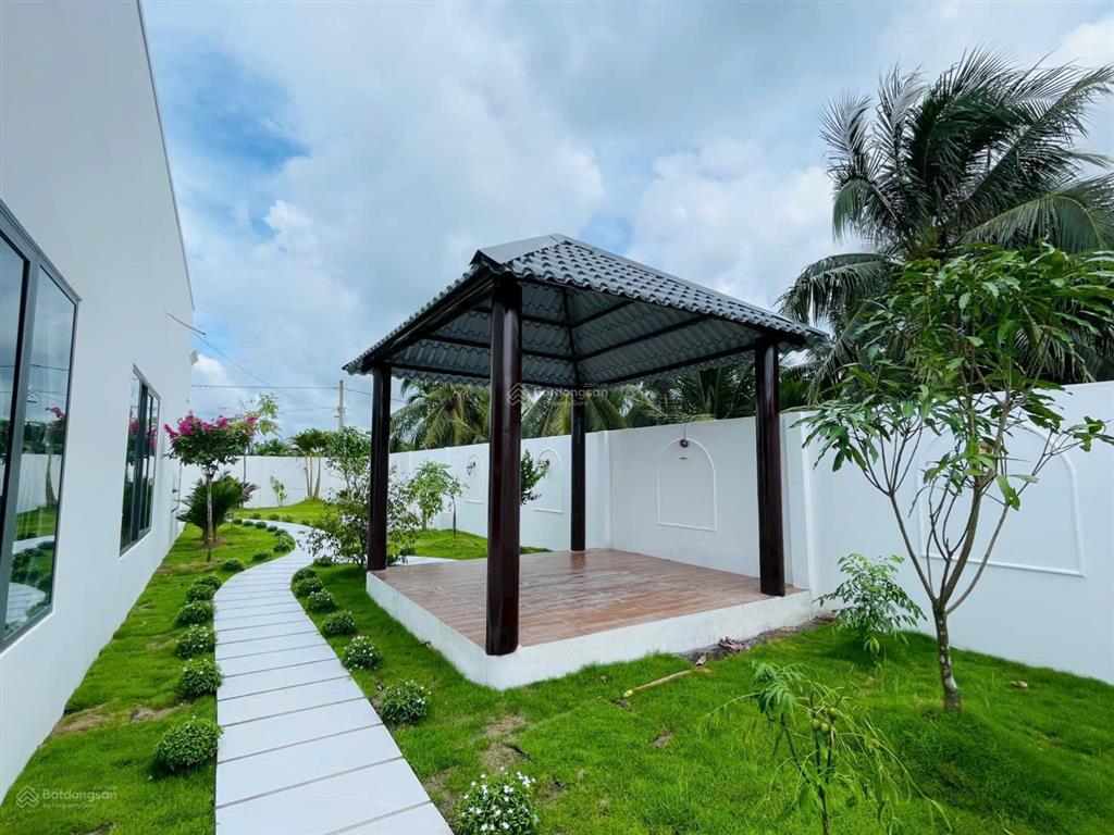Bán nhà sân vườn rộng 326m2 thuộc mỹ phong, tp mỹ tho. nghĩ dưỡng