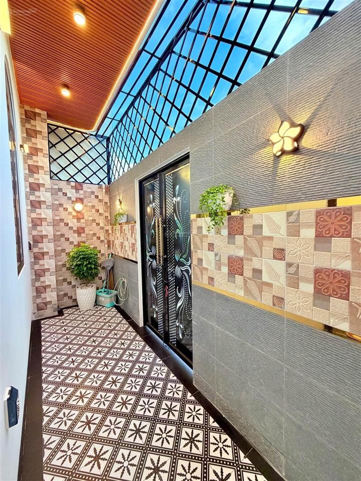 Nhà luxury với nội thất cao cấp, giá chỉ 2 tỷ 960 triệu