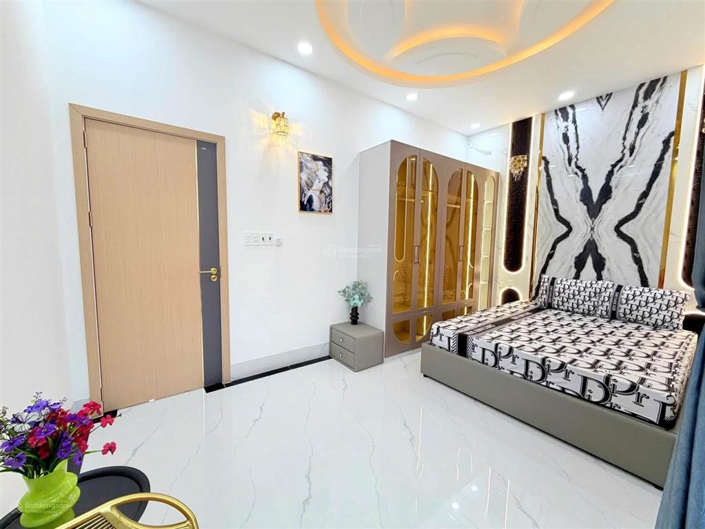 Nhà luxury với nội thất cao cấp, giá chỉ 2 tỷ 960 triệu