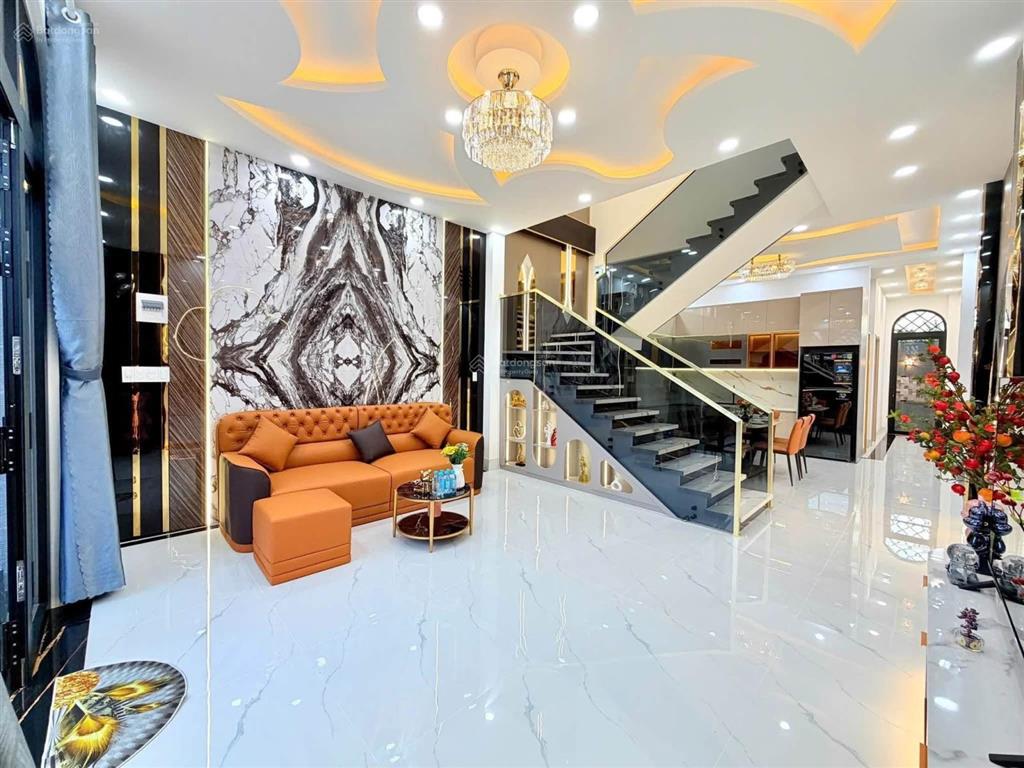 Nhà luxury với nội thất cao cấp, giá chỉ 2 tỷ 960 triệu
