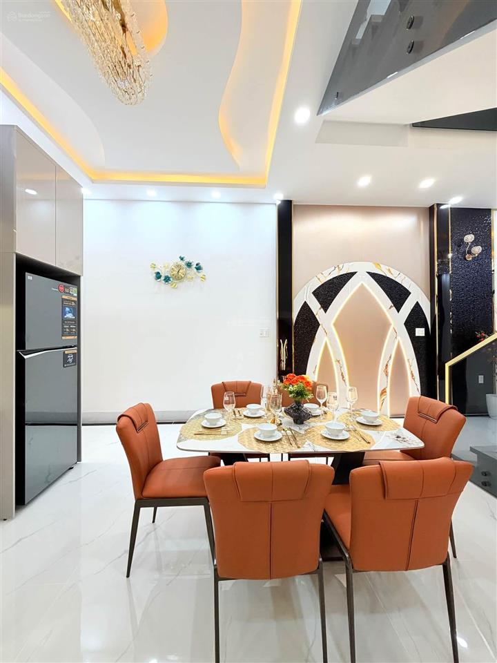 Nhà luxury với nội thất cao cấp, giá chỉ 2 tỷ 960 triệu