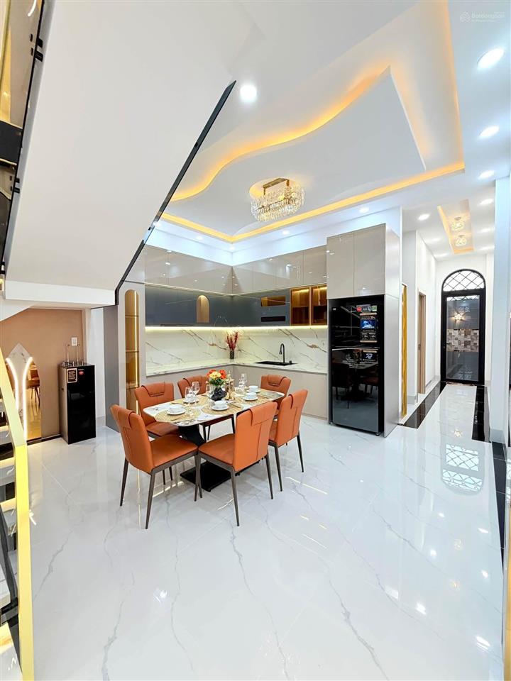 Nhà luxury với nội thất cao cấp, giá chỉ 2 tỷ 960 triệu