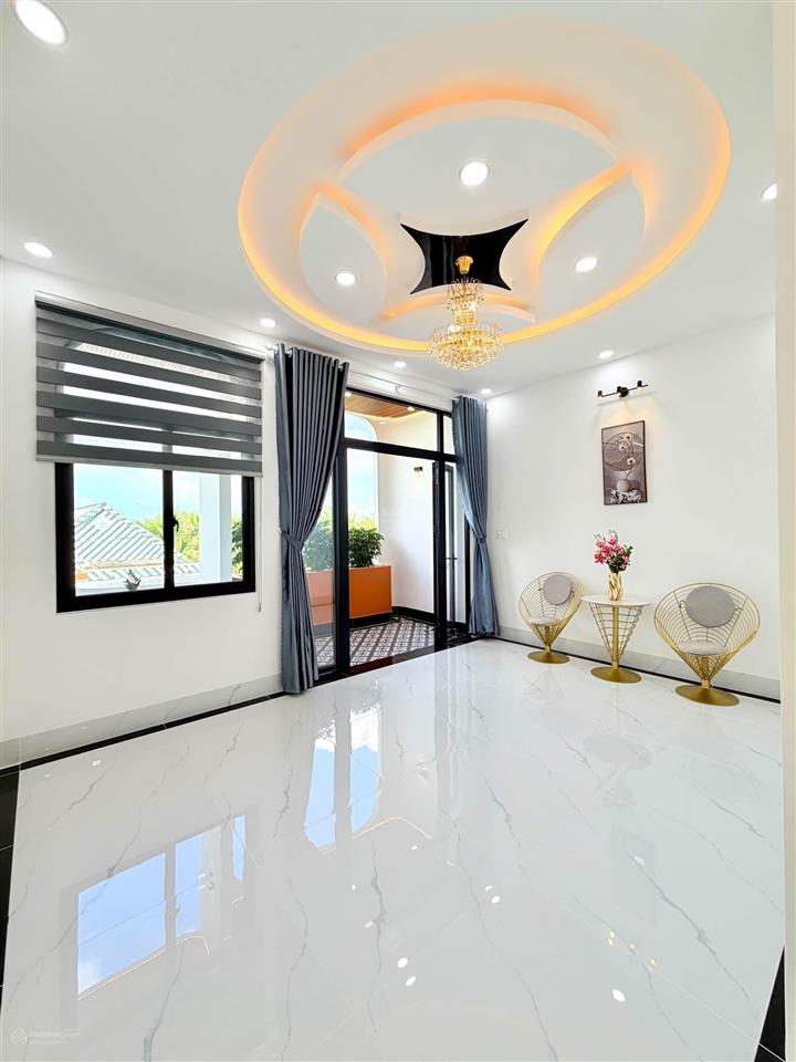 Nhà luxury với nội thất cao cấp, giá chỉ 2 tỷ 960 triệu