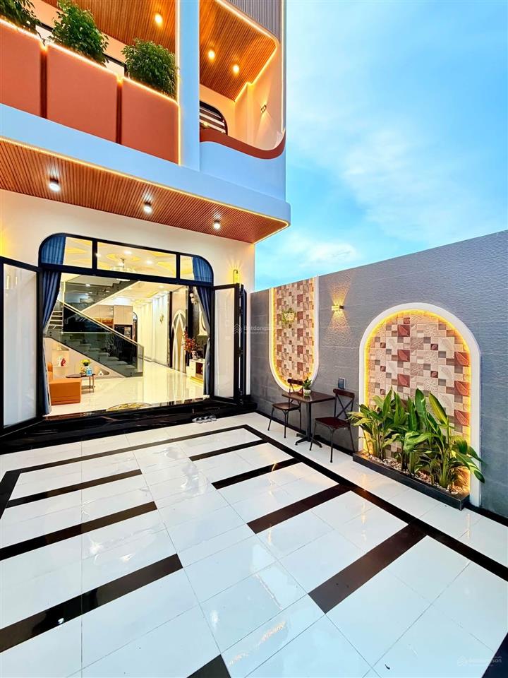 Nhà luxury với nội thất cao cấp, giá chỉ 2 tỷ 960 triệu