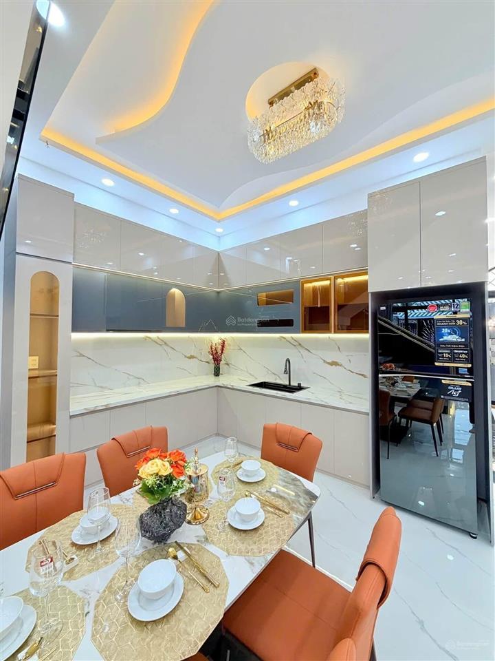 Nhà luxury với nội thất cao cấp, giá chỉ 2 tỷ 960 triệu
