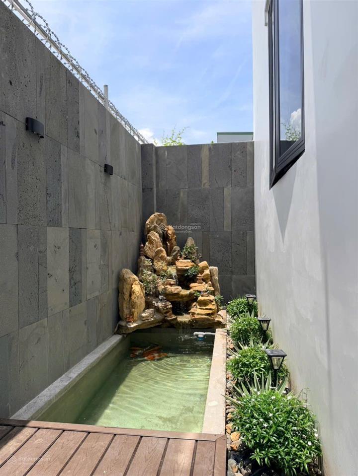 Nhà 2 lầu mới hoàn thiện đẹp lung linh, full nội thất cao cấp. thuộc phường đạo thạnh. giá 3,190 tỷ