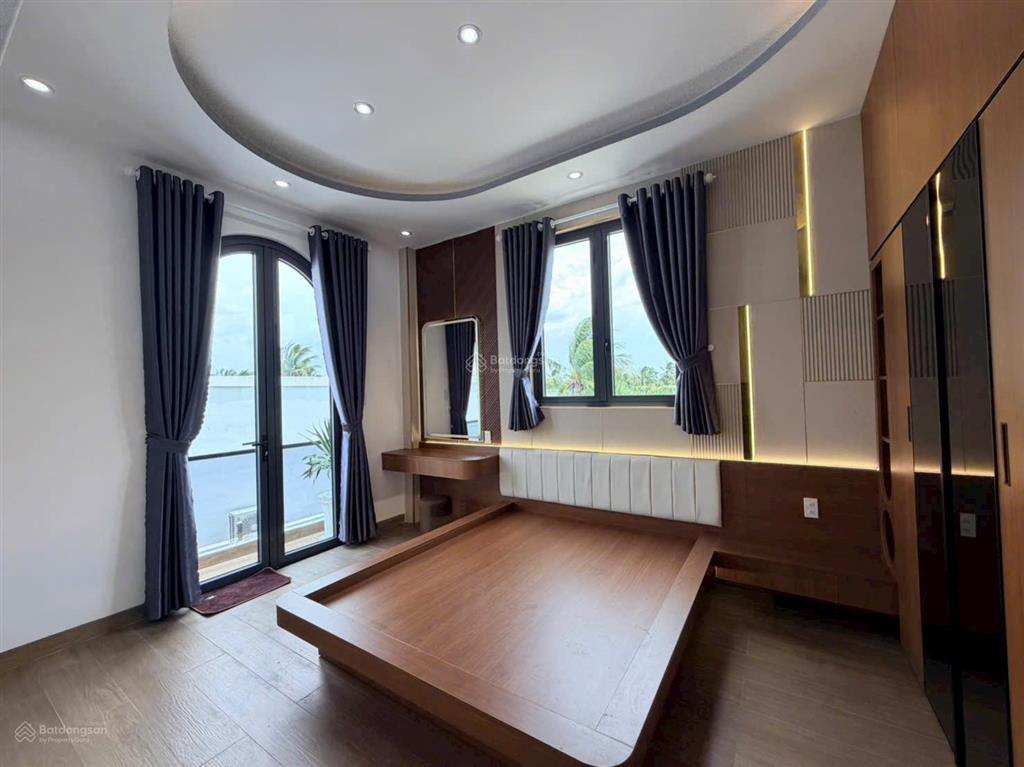 Nhà 2 lầu mới hoàn thiện đẹp lung linh, full nội thất cao cấp. thuộc phường đạo thạnh. giá 3,190 tỷ