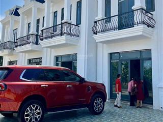 Chính chủ bán nhà 5*17m. giá 2.3 tỷ tại bến cát, đối diện chợ