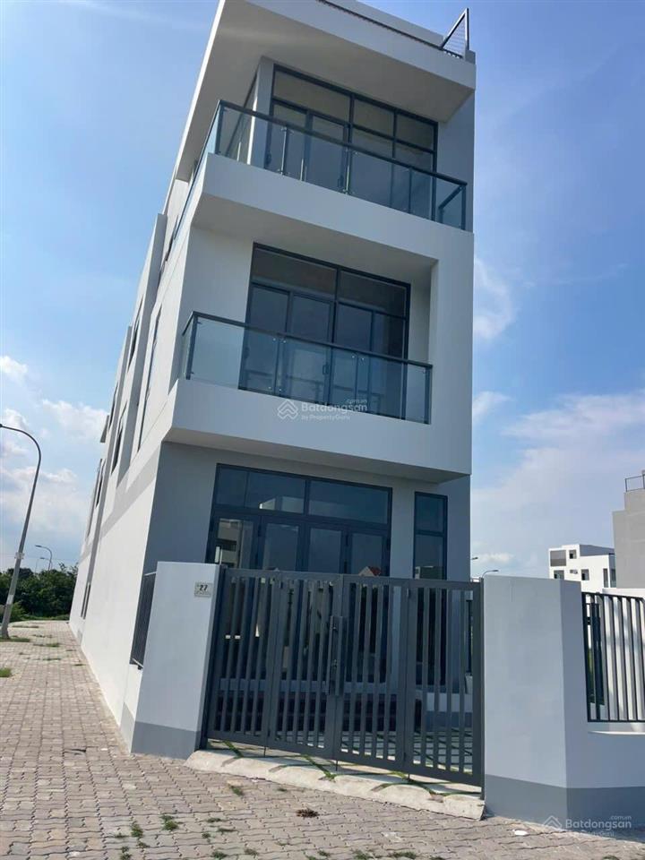 Bán căn nhà góc 2 mặt tiền mặt phố tại nguyễn duy trinh, 8,8 tỷ, 100m2, bao đẹp hot!