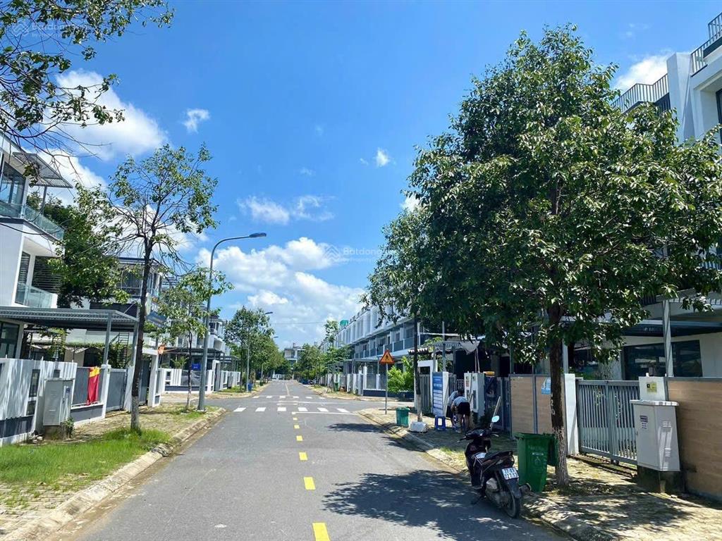 Bán căn nhà góc 2 mặt tiền mặt phố tại nguyễn duy trinh, 8,8 tỷ, 100m2 tiềm năng tăng giá cao