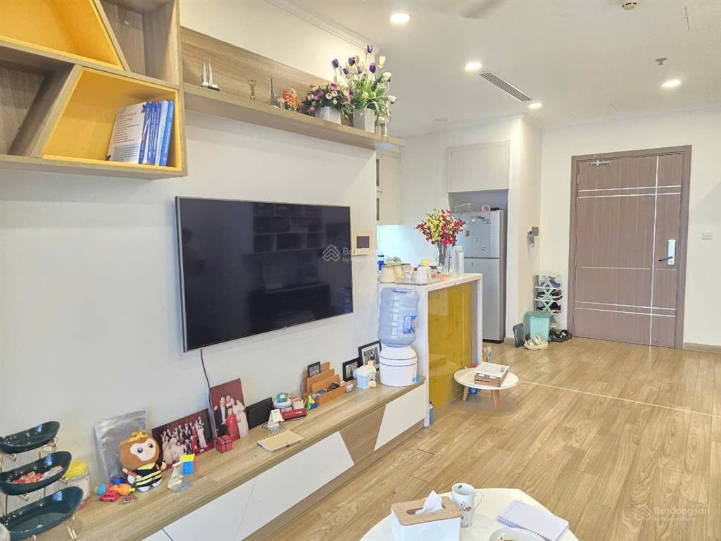 Cho thuê căn hộ vinhomes gardenia hàm nghi 2pn + khách+bếp +2 wc full nội thất 78.8 m2 có slot ôtô