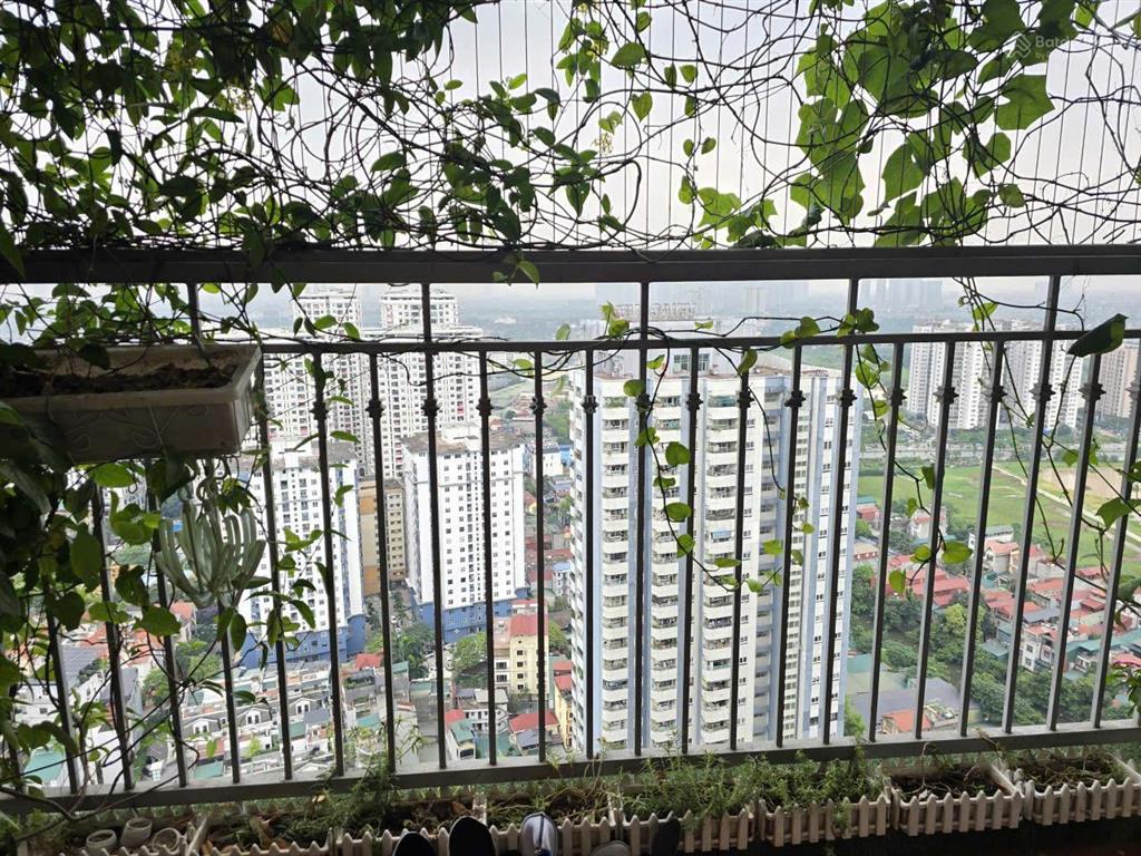 Cho thuê căn hộ vinhomes gardenia hàm nghi 2pn + khách+bếp +2 wc full nội thất 78.8 m2 có slot ôtô