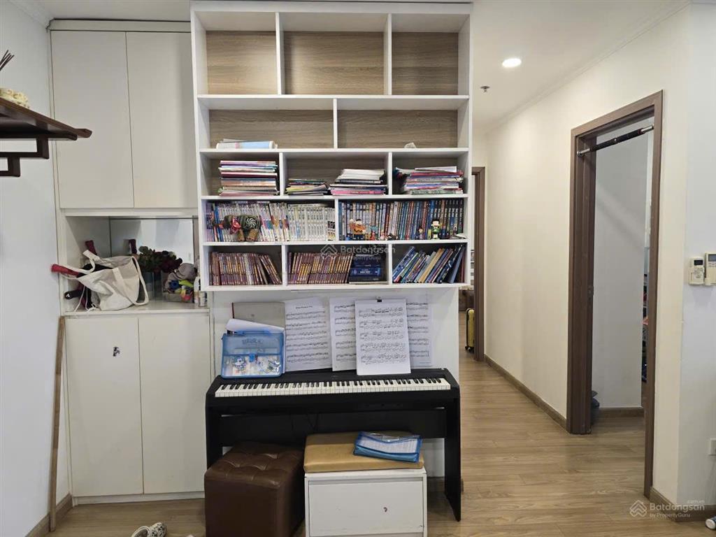 Cho thuê căn hộ vinhomes gardenia hàm nghi 2pn + khách+bếp +2 wc full nội thất 78.8 m2 có slot ôtô