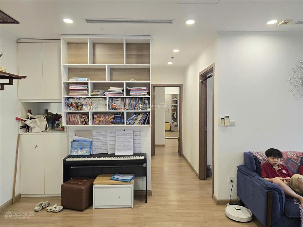 Cho thuê căn hộ vinhomes gardenia hàm nghi 2pn + khách+bếp +2 wc full nội thất 78.8 m2 có slot ôtô