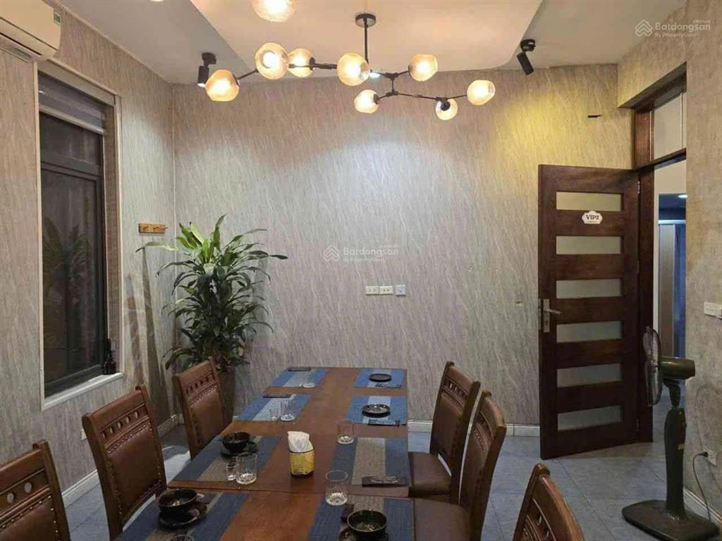 Siêu phẩm vàng giữa trung tâm vị trí độc tôn 10 năm mới có 1 căn bán, 0983 713 ***