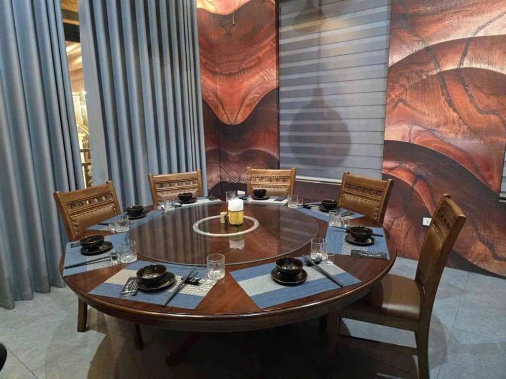 Siêu phẩm vàng giữa trung tâm vị trí độc tôn 10 năm mới có 1 căn bán, 0983 713 ***