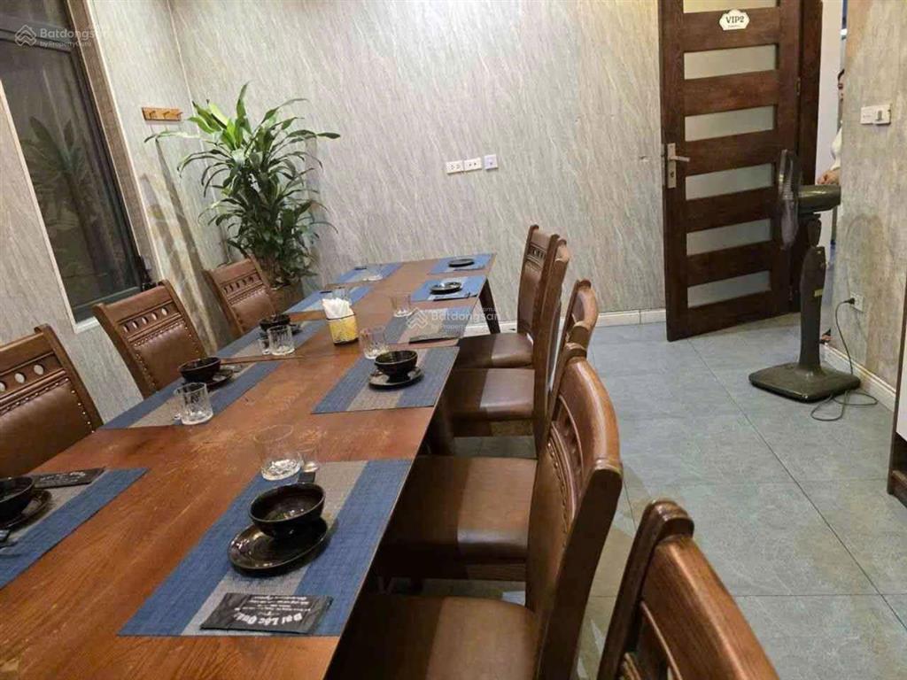 Siêu phẩm vàng giữa trung tâm vị trí độc tôn 10 năm mới có 1 căn bán, 0983 713 ***