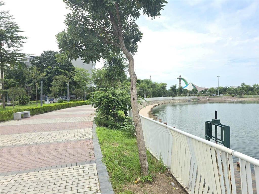 Đất phân lô ngọc thụy  2 mặt ngõ  ô tô tránh  ô tô vào nhà  30m²  mt 3m  9,5 tỷ