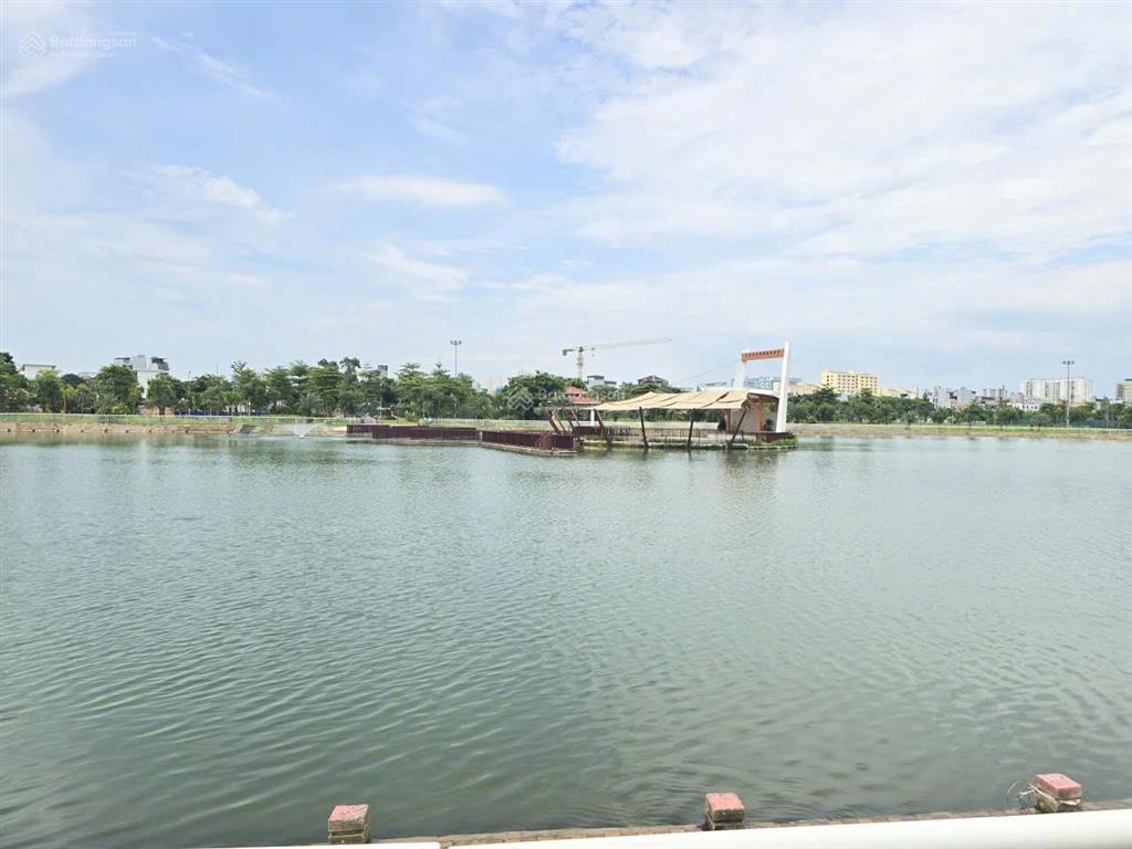 Chủ đang thế chấp sổ ngân hàng cần bán gấp đất phân lô ngọc thụy, 2 mặt ngõ, ô tô tránh 30m2 9,5 tỷ