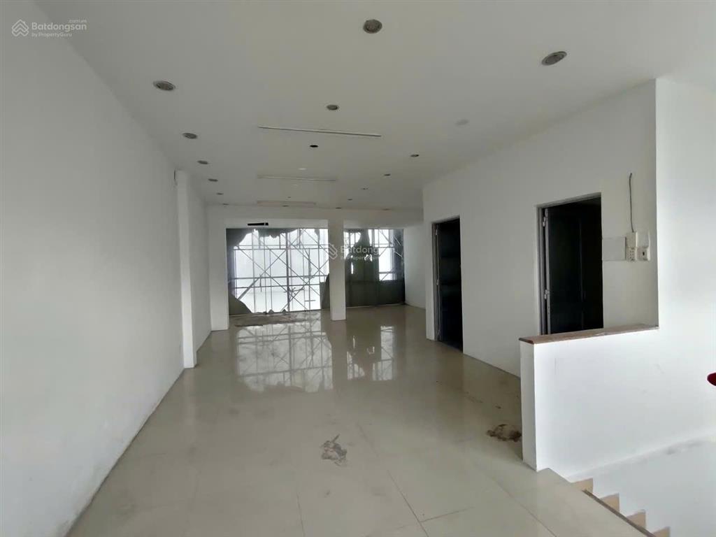Mặt bằng đẹp ngay nguyễn thị minh khai 6x14m, 4 tầng | từng là con cưng | 130tr/tháng