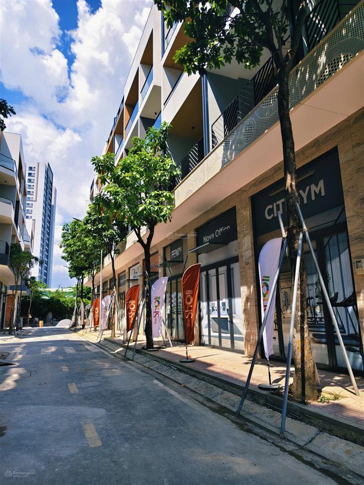 Dành cho khách hàng việt kiều. bán nhà phố the sholi tp.hcm 80m2, 6 tầng, dtsd 431m2, sổ sẵn.