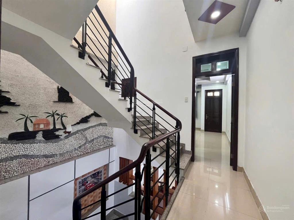 Diện tích 4 x 22,5m, nhà 2 lầu, sân thượng. đường thống nhất, gò vấp, hcm