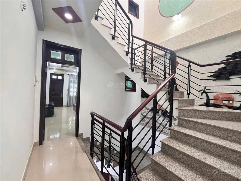 Diện tích 4 x 22,5m, nhà 2 lầu, sân thượng. đường thống nhất, gò vấp, hcm