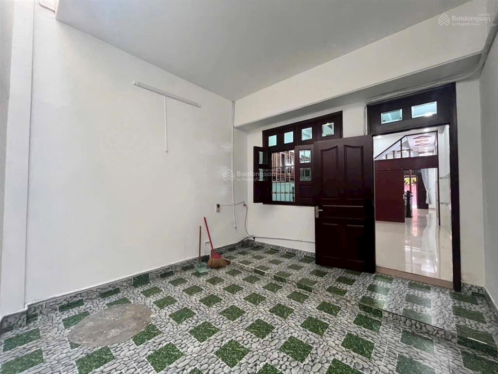 Diện tích 4 x 22,5m, nhà 2 lầu, sân thượng. đường thống nhất, gò vấp, hcm